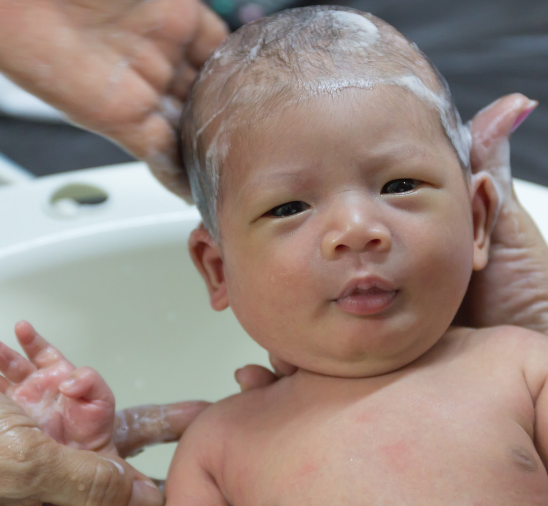 how hot should a baby bath be